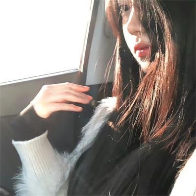 无法触碰的她